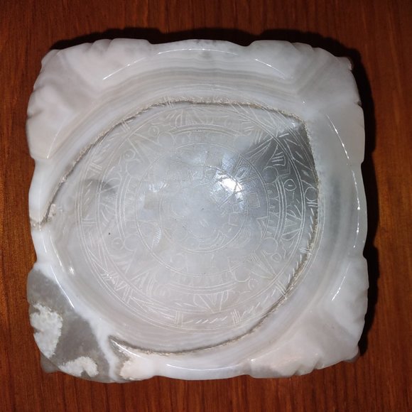 Onyx Ash Tray with Ancient Engravings - Picture 1 of 3